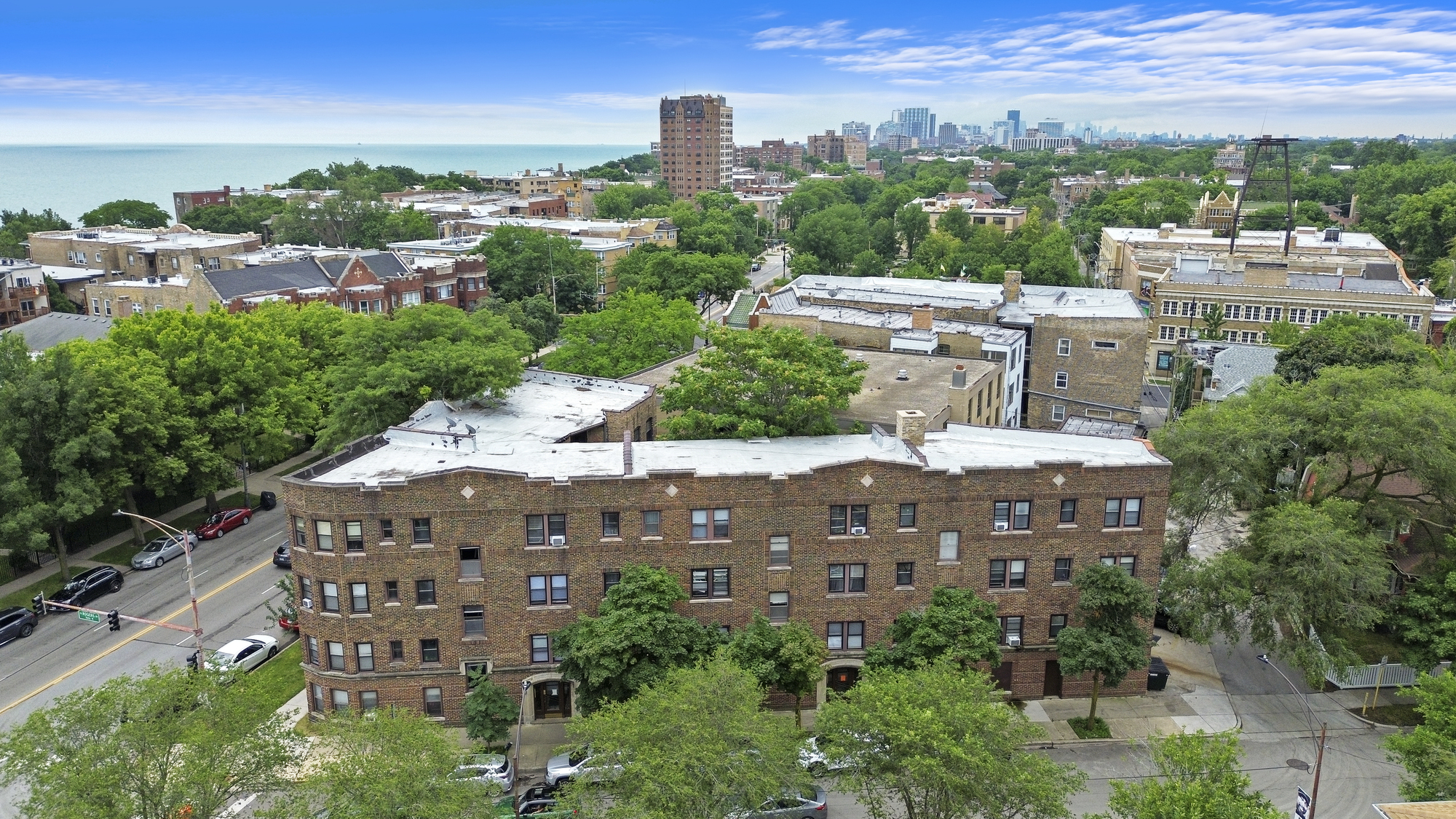 24-unit apartment building at 7620 N. Sheridan Rd, sold by Essex Realty Group, a trusted name in Rogers Park IL real estate.