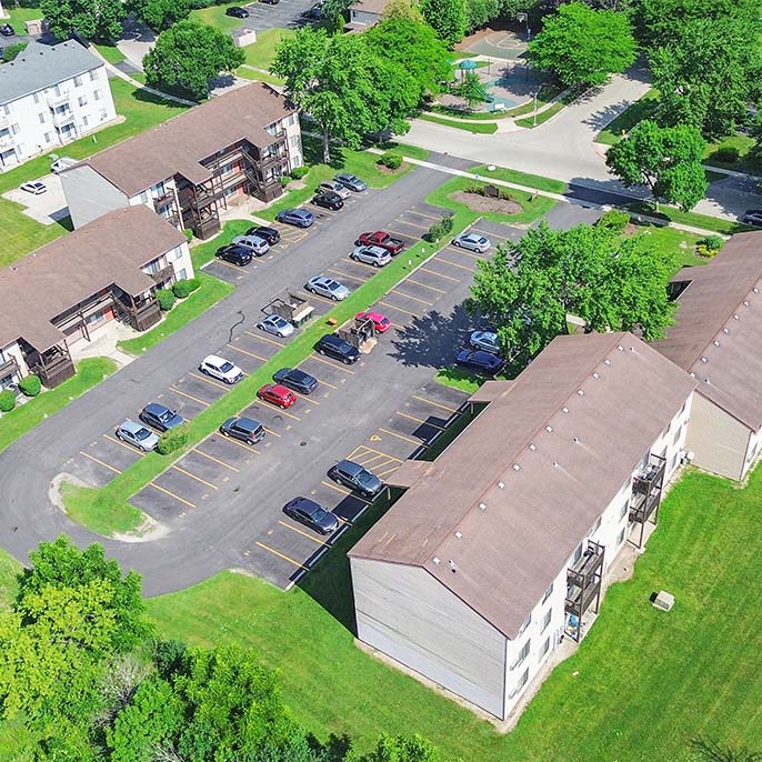 Glen Street Apartments involved in a Chicago suburban multifamily sale