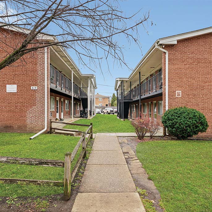 Villa Park multifamily portfolio sold by Essex Realty Group