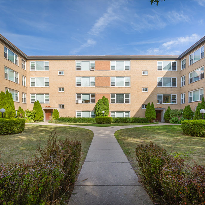 7545 N. Bell Avenue apartment building sold by Essex Realty Group in Chicago’s Rogers Park neighborhood.