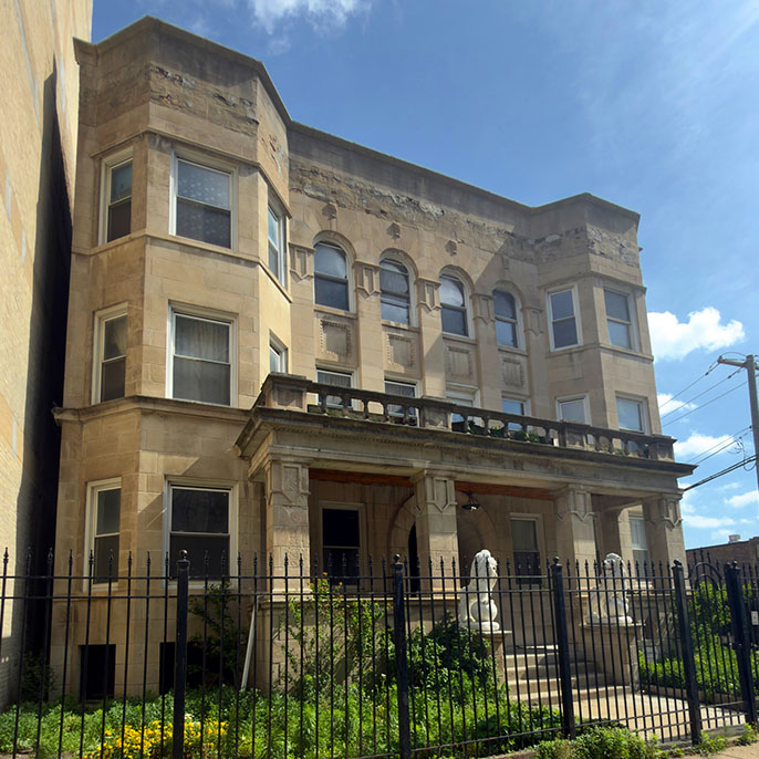 Matt Feo and Abe Eilian completed three Chicago multifamily property sales totaling approximately $9.6 million.
