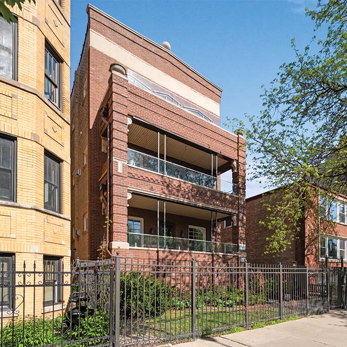 2027 North Humboldt Boulevard five-unit apartment building sold in Logan Square Chicago